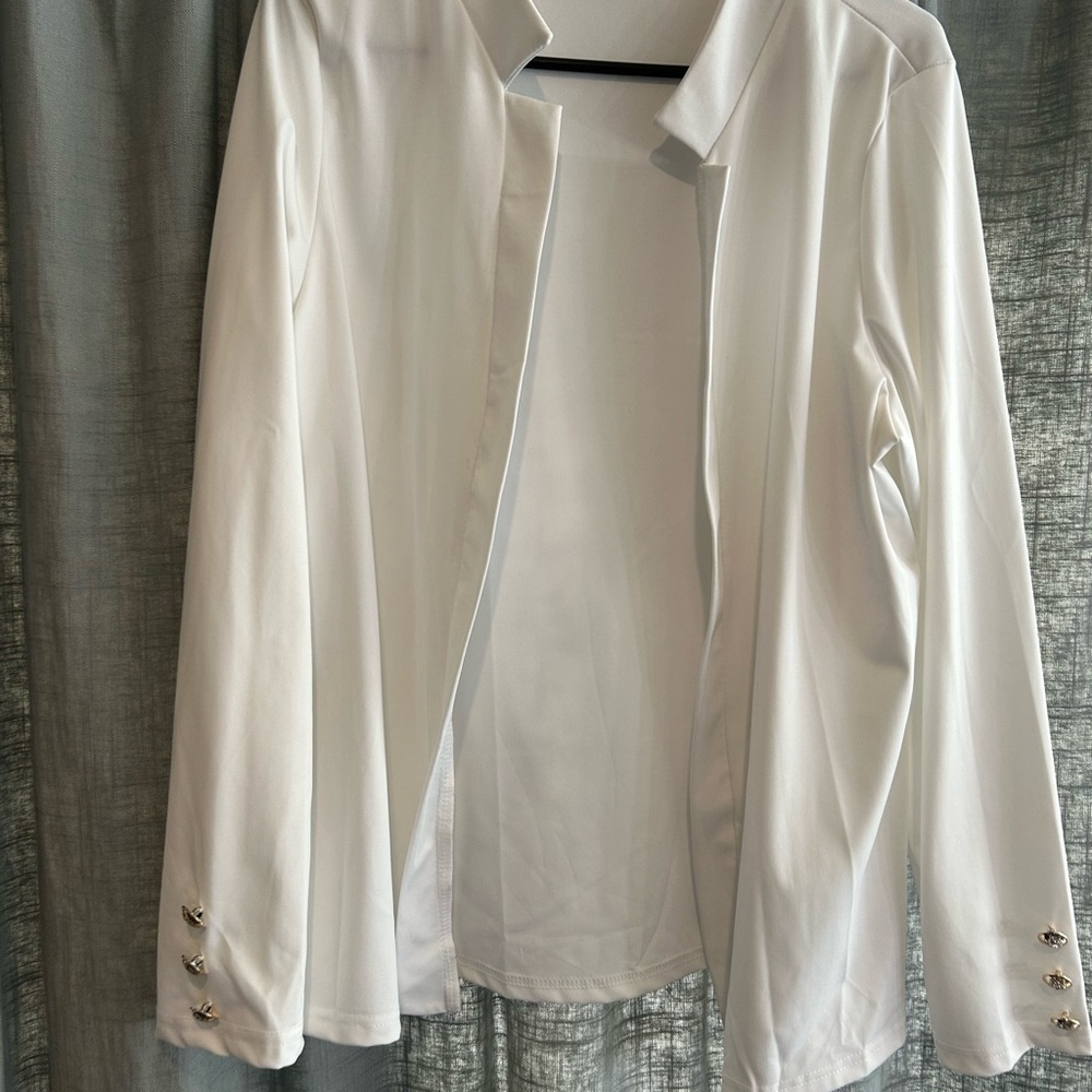 Elegant Cream Women's Blazer - Picture 4 of 4